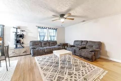 Living - 1955 Ottawa Dr, Circleville, OH 43113 photo 1 of 1
