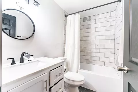 Bath - 1955 Ottawa Dr, Circleville, OH 43113 photo 1 of 3