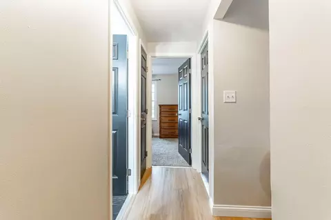 Entry Way - 1955 Ottawa Dr, Circleville, OH 43113 photo 2 of 2