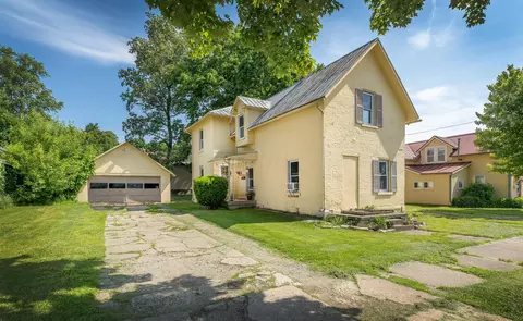 207 E Hamtramck St, Mount Vernon, OH 43050