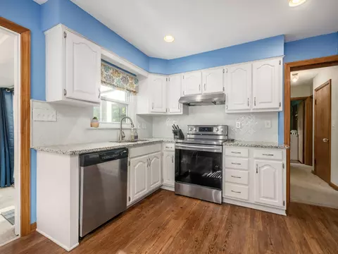 Kitchen - 39 E Dominion Blvd, Columbus, OH 43214 photo 3 of 5