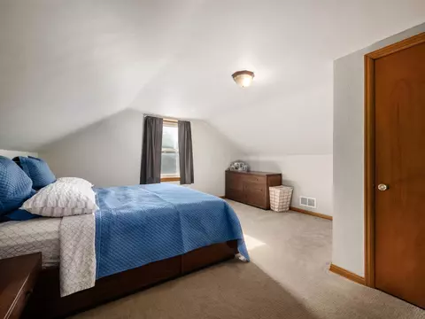 Bedroom - 39 E Dominion Blvd, Columbus, OH 43214 photo 4 of 7