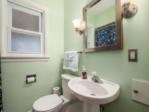 Bath - 39 E Dominion Blvd, Columbus, OH 43214 photo 1 of 3