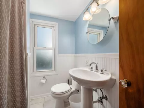 Bath - 39 E Dominion Blvd, Columbus, OH 43214 photo 2 of 3