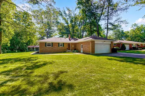 2548 Ehrhart Dr, Springfield, OH 45502