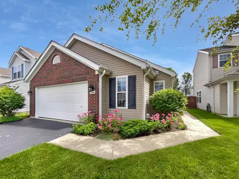 6889 Manor Crest Ln, Canal Winchester, OH 43110