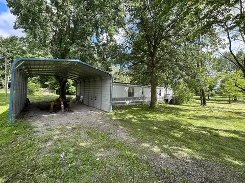3186 Larimore Rd, Mount Vernon, OH 43050