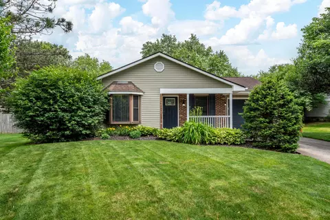 1584 Red Leaf Ln, Columbus, OH 43223