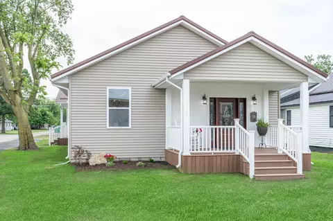 1129 Willard St, Washington Court House, OH 43160
