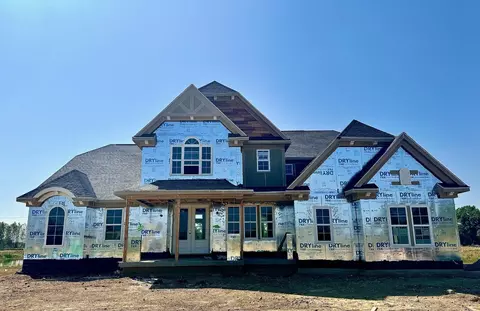 6805 Lakeside Cir E, Hilliard, OH 43026