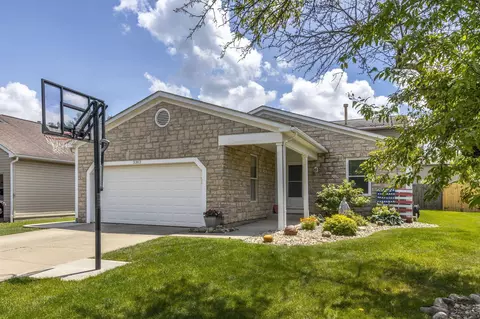 2303 Fernwood Ave, Grove City, OH 43123