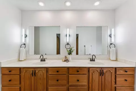 Bath - 249 Clark Dr, Circleville, OH 43113 photo 1 of 6