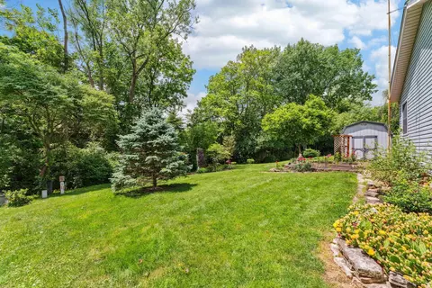 Exterior - 249 Clark Dr, Circleville, OH 43113 photo 16 of 17