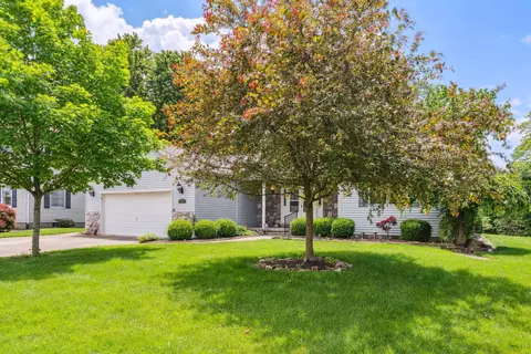 Exterior - 249 Clark Dr, Circleville, OH 43113 photo 3 of 17