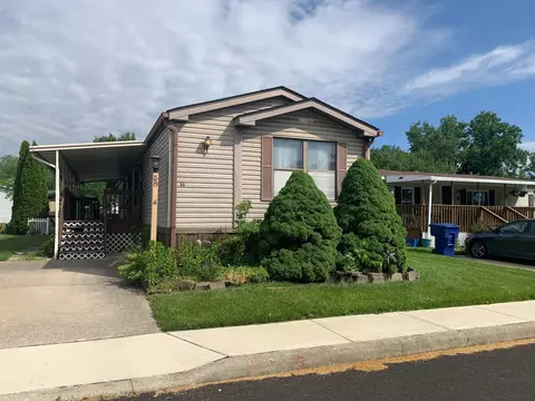 58 Birch Row Dr, Delaware, OH 43015