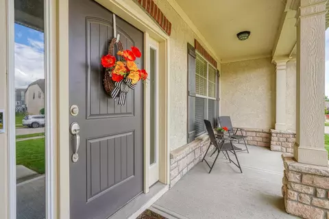 8723 Birch Brook Loop NW, Pickerington, OH 43147 photo 2