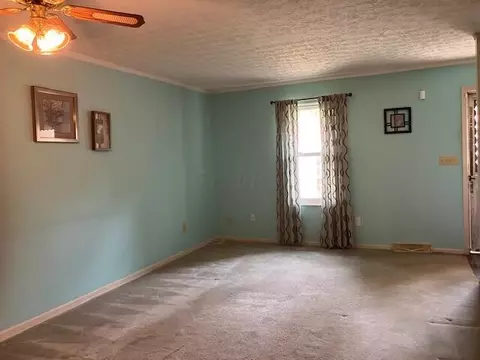 2756 Petzinger Rd, Columbus, OH 43209