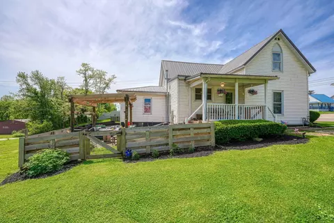 200 N Walnut St, Mcarthur, OH 45651