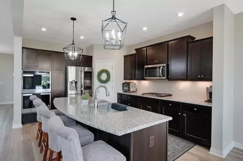 Kitchen - 184 Thrush Cir, Pickerington, OH 43147 photo 4 of 4