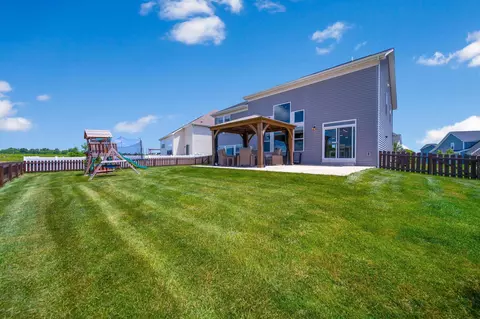 Exterior - 184 Thrush Cir, Pickerington, OH 43147 photo 12 of 15