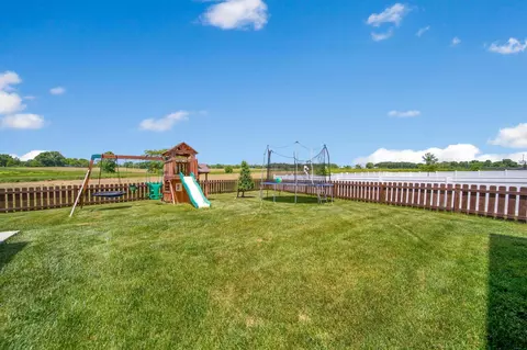 Exterior - 184 Thrush Cir, Pickerington, OH 43147 photo 13 of 15