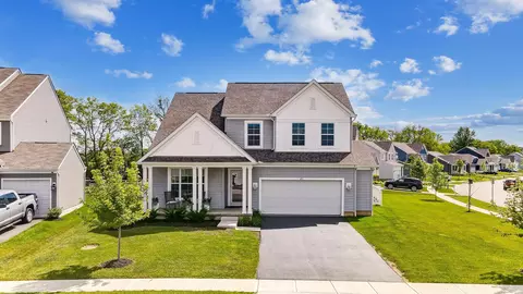 411 Oakland Hills Loop, Commercial Point, OH 43116