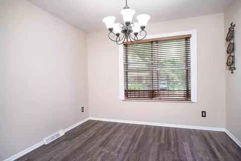 5299 Arrowood Loop E, Columbus, OH 43229 photo 8