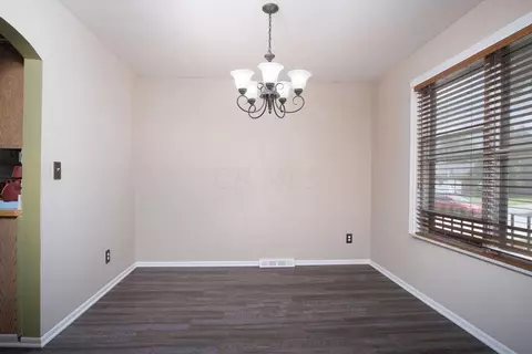 5299 Arrowood Loop E, Columbus, OH 43229 photo 7