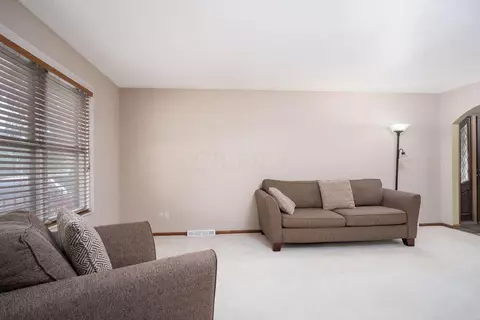 5299 Arrowood Loop E, Columbus, OH 43229 photo 10