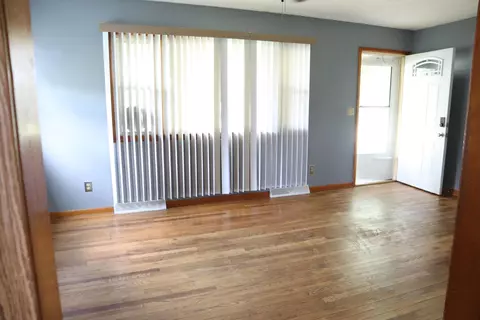 Living - 165 Sunset Dr, Circleville, OH 43113 photo 1 of 3