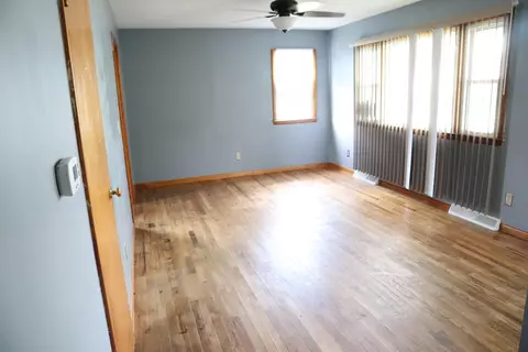 Living - 165 Sunset Dr, Circleville, OH 43113 photo 2 of 3