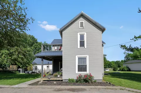 323 N Main St, Pleasantville, OH 43148