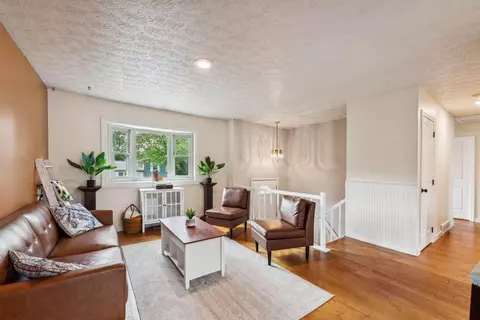 668 Thistle Ave, Columbus, OH 43230 photo 2
