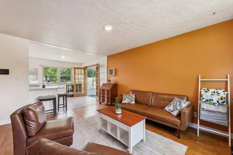 668 Thistle Ave, Columbus, OH 43230 photo 12