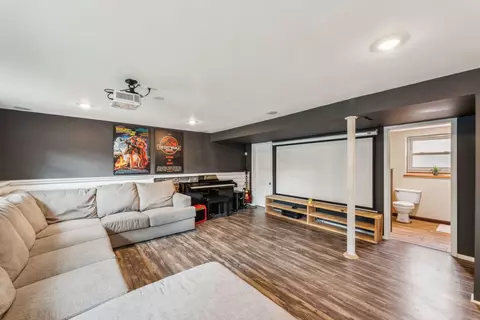 668 Thistle Ave, Columbus, OH 43230 photo 4