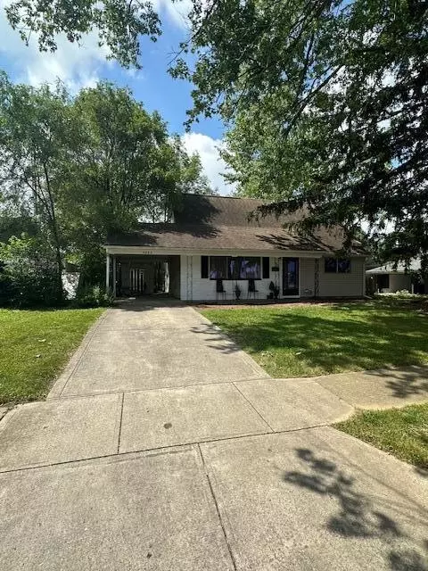 4985 Beatrice Dr, Columbus, OH 43227