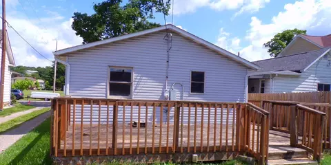 Exterior - 529 E 2nd St, Logan, OH 43138 photo 4 of 5