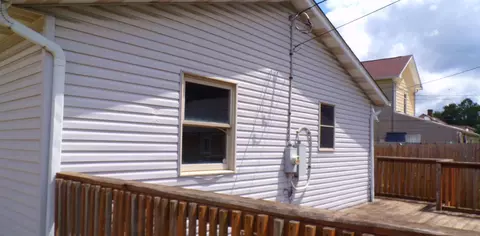 Exterior - 529 E 2nd St, Logan, OH 43138 photo 2 of 5