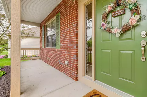 129 Trail E, Pataskala, OH 43062