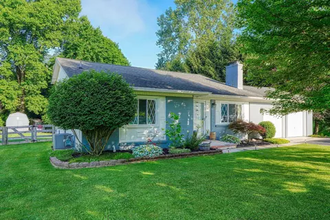 221 Deer Trail Rd, Reynoldsburg, OH 43068