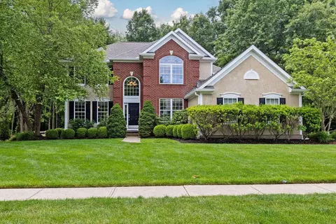 2886 Creekwood Estates Dr, Blacklick, OH 43004