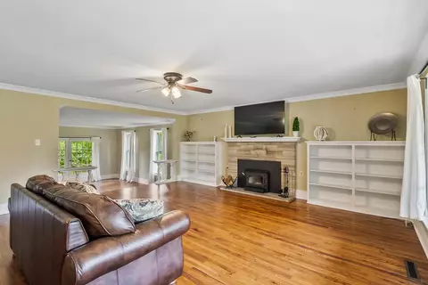 Living - 35 Hillside Dr, Delaware, OH 43015 photo 2 of 11