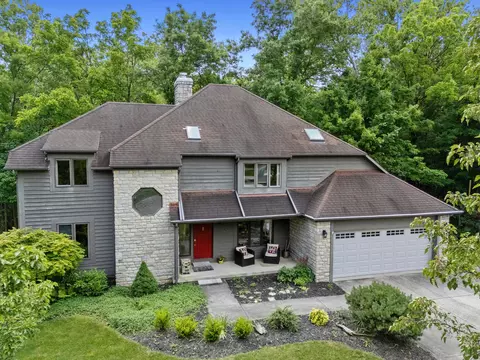 8708 Glenamoy Cir, Dublin, OH 43017