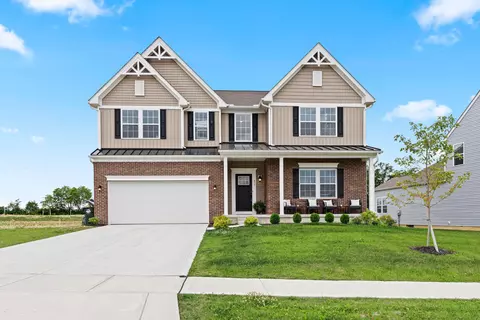 495 Walker Pointe Dr, Commercial Point, OH 43116