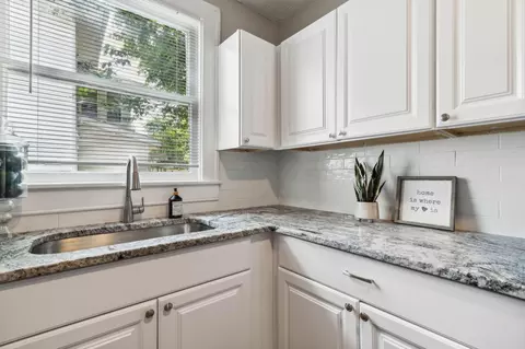 Kitchen - 930 E Main St, Lancaster, OH 43130 photo 4 of 4