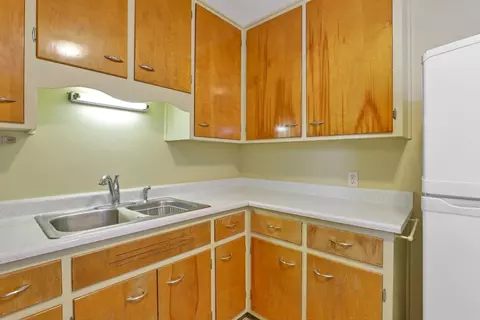 Kitchen - 255 Sunset Dr, Circleville, OH 43113 photo 6 of 7