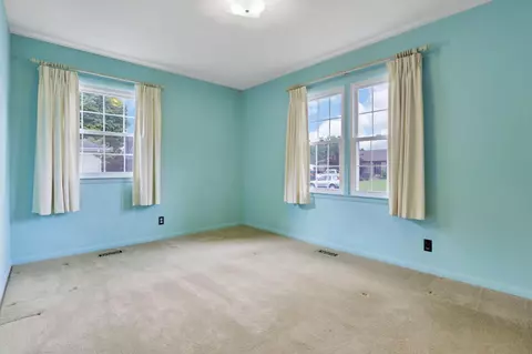 Bedroom - 255 Sunset Dr, Circleville, OH 43113 photo 5 of 6