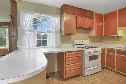 Kitchen - 255 Sunset Dr, Circleville, OH 43113 photo 7 of 7