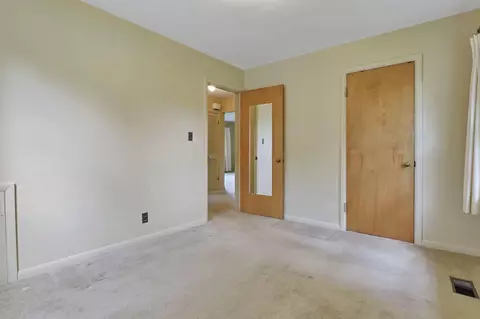 Bedroom - 255 Sunset Dr, Circleville, OH 43113 photo 4 of 6