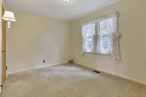 Bedroom - 255 Sunset Dr, Circleville, OH 43113 photo 1 of 6